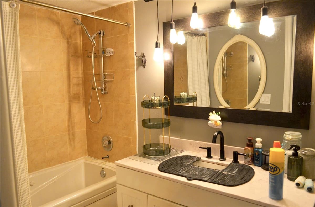 101 HILL AVENUE — photo 6 of 12