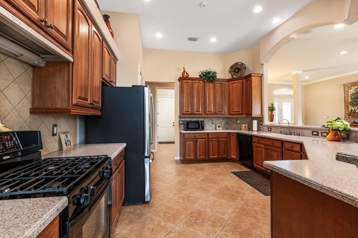 5530 CELEBRATION WAY — photo 10 of 46