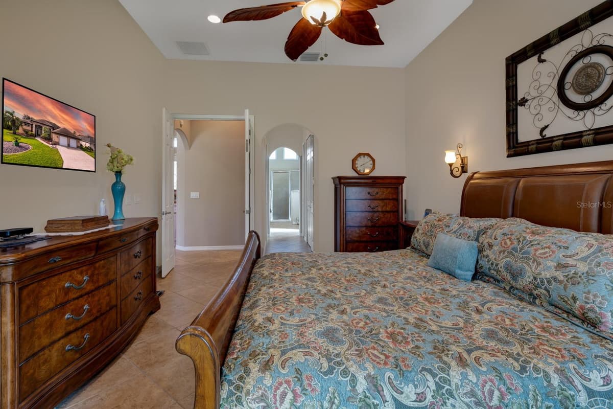 5530 CELEBRATION WAY — photo 12 of 46
