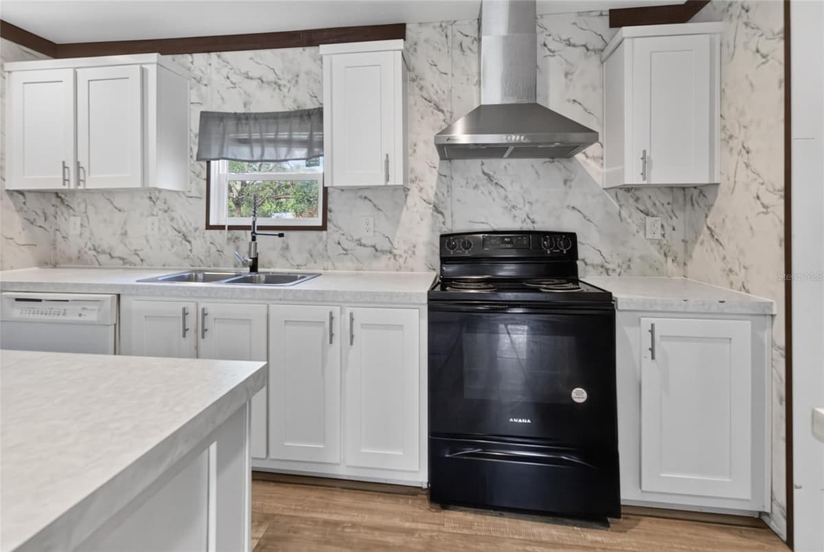 17538 EVELYN COURT — photo 8 of 27