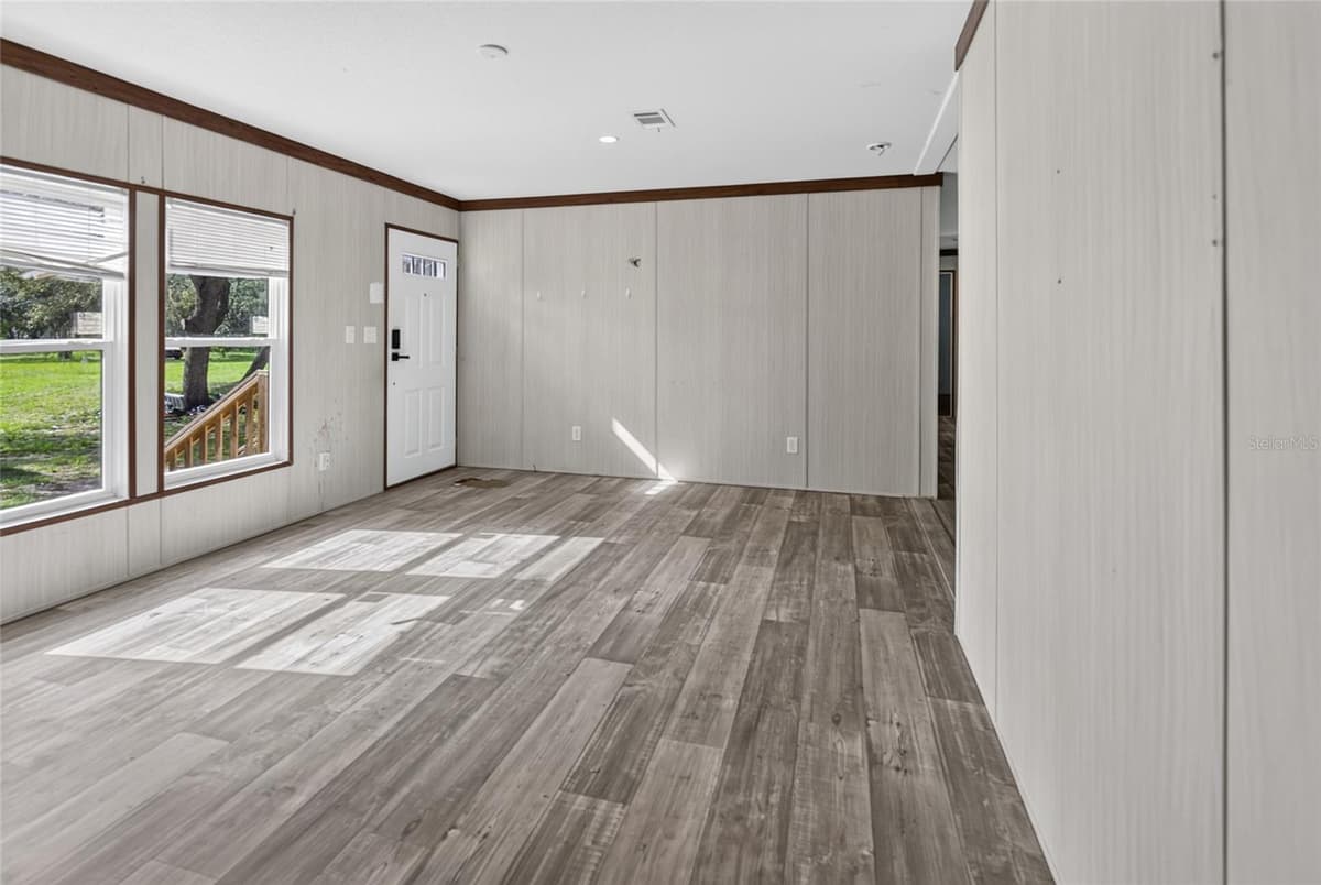 17538 EVELYN COURT — photo 2 of 27