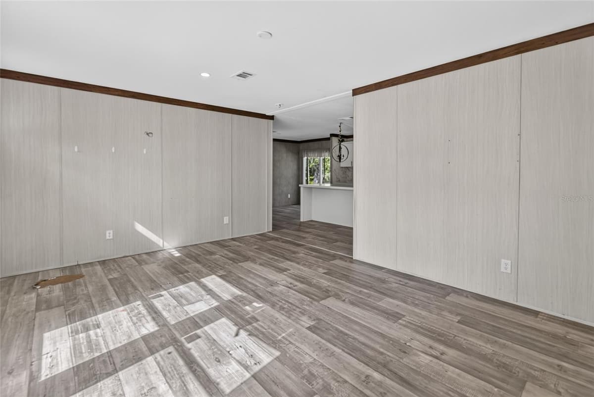 17538 EVELYN COURT — photo 3 of 27