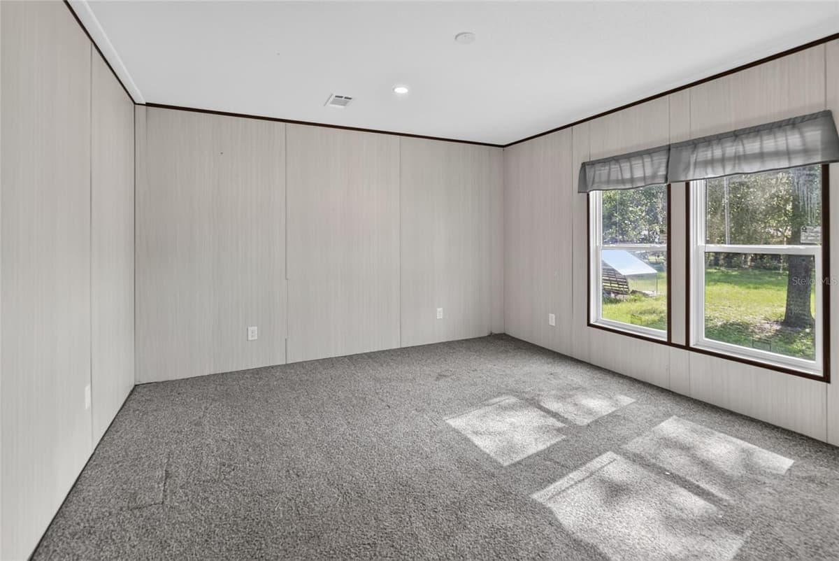 17538 EVELYN COURT — photo 14 of 27