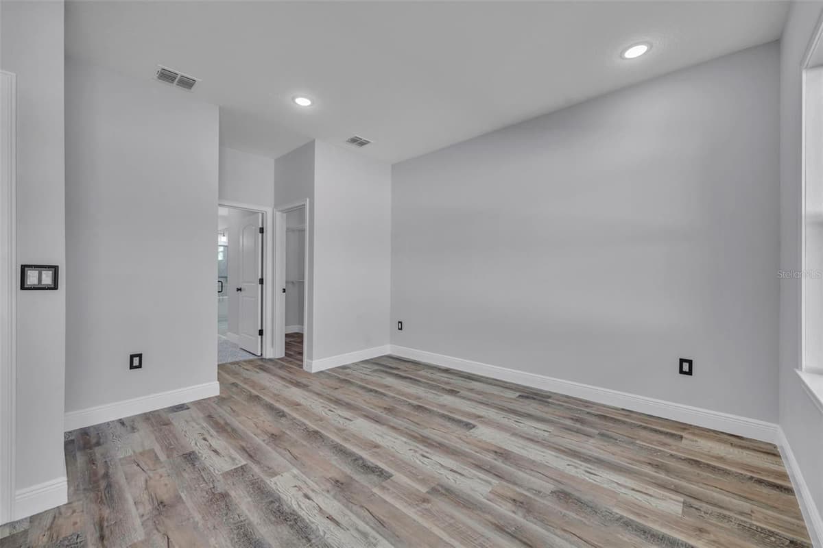 49 ORCHID COURT — photo 24 of 40
