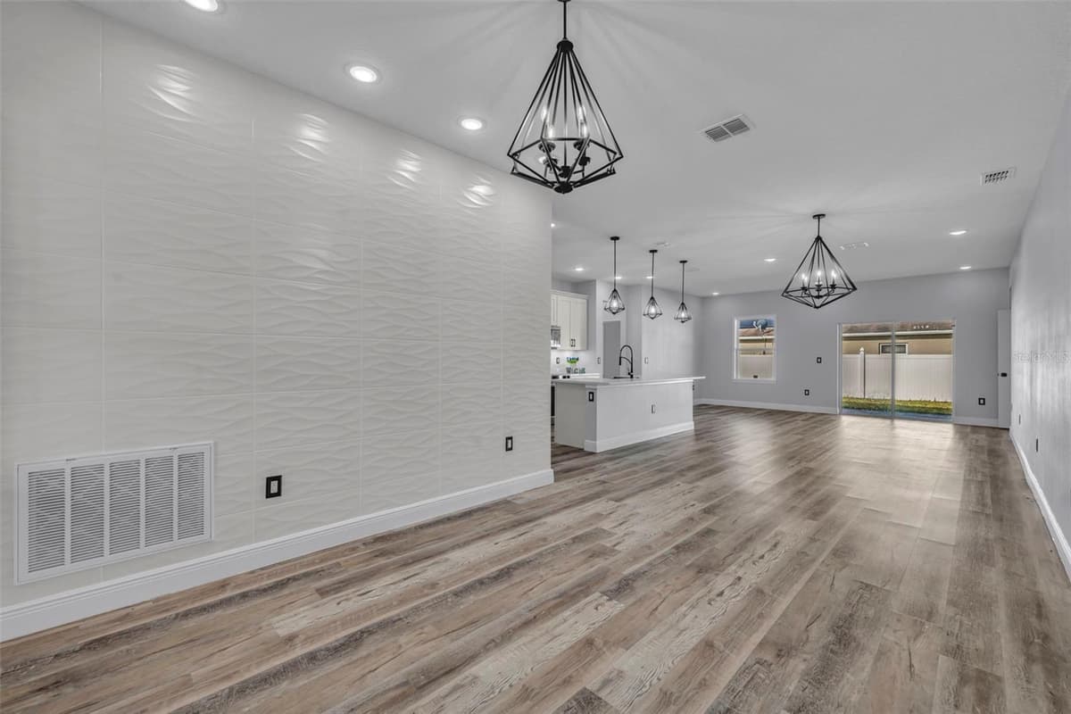 49 ORCHID COURT — photo 4 of 40