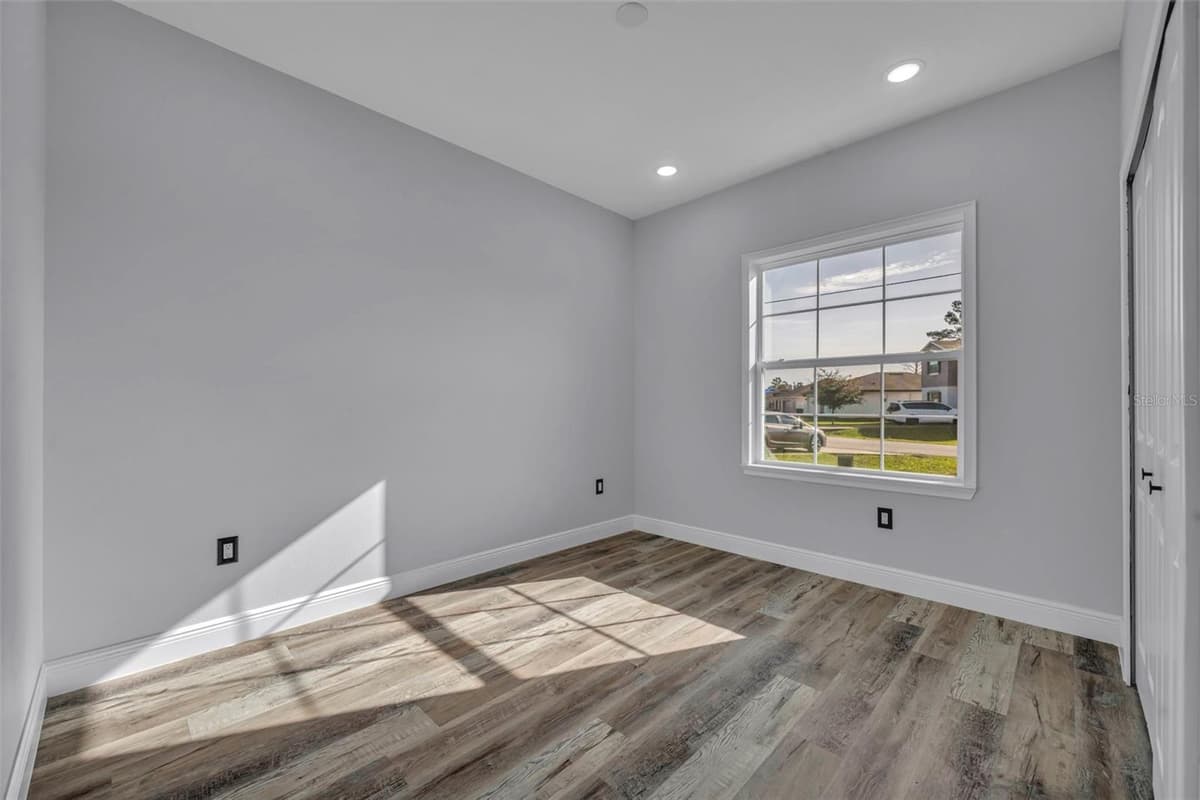 49 ORCHID COURT — photo 33 of 40