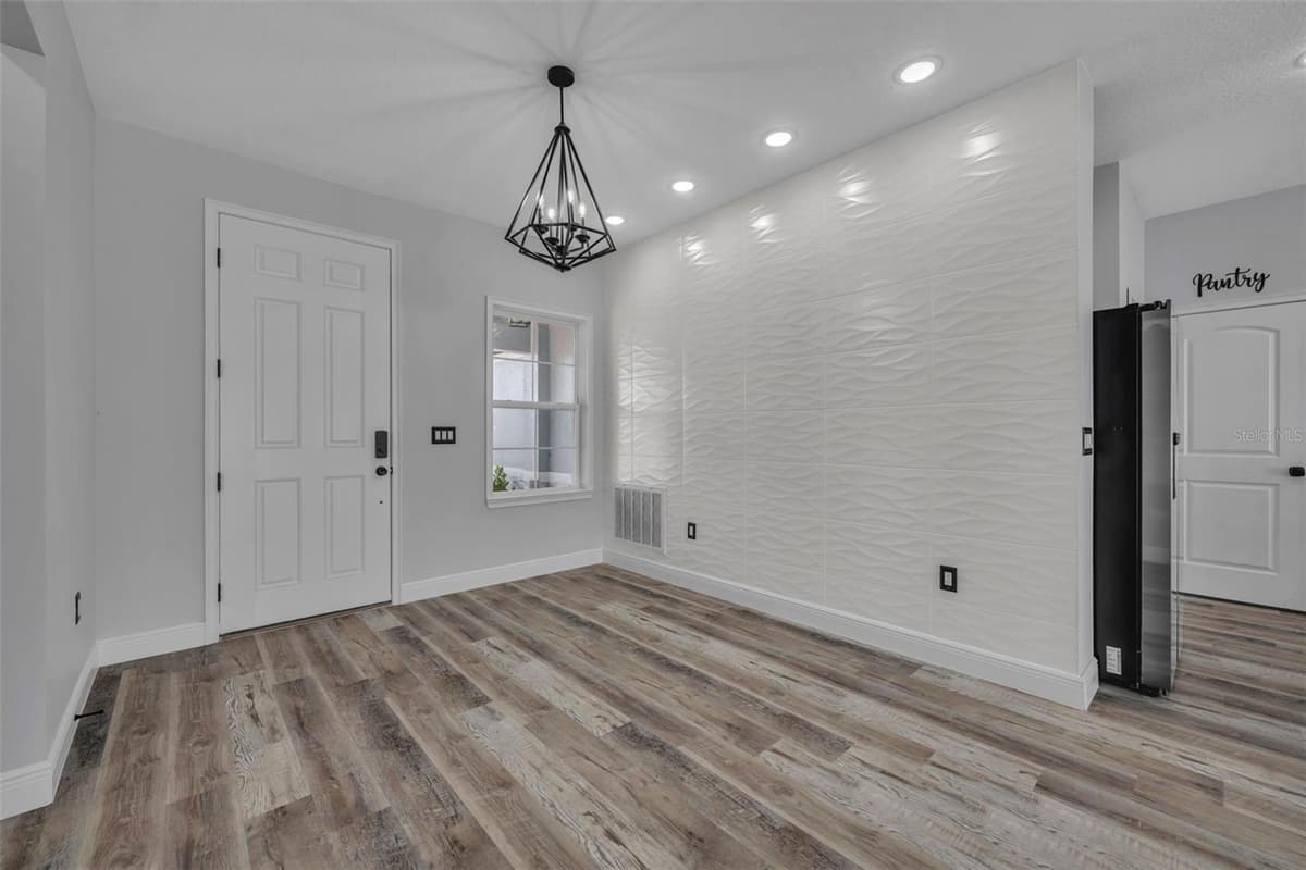 49 ORCHID COURT — photo 6 of 40