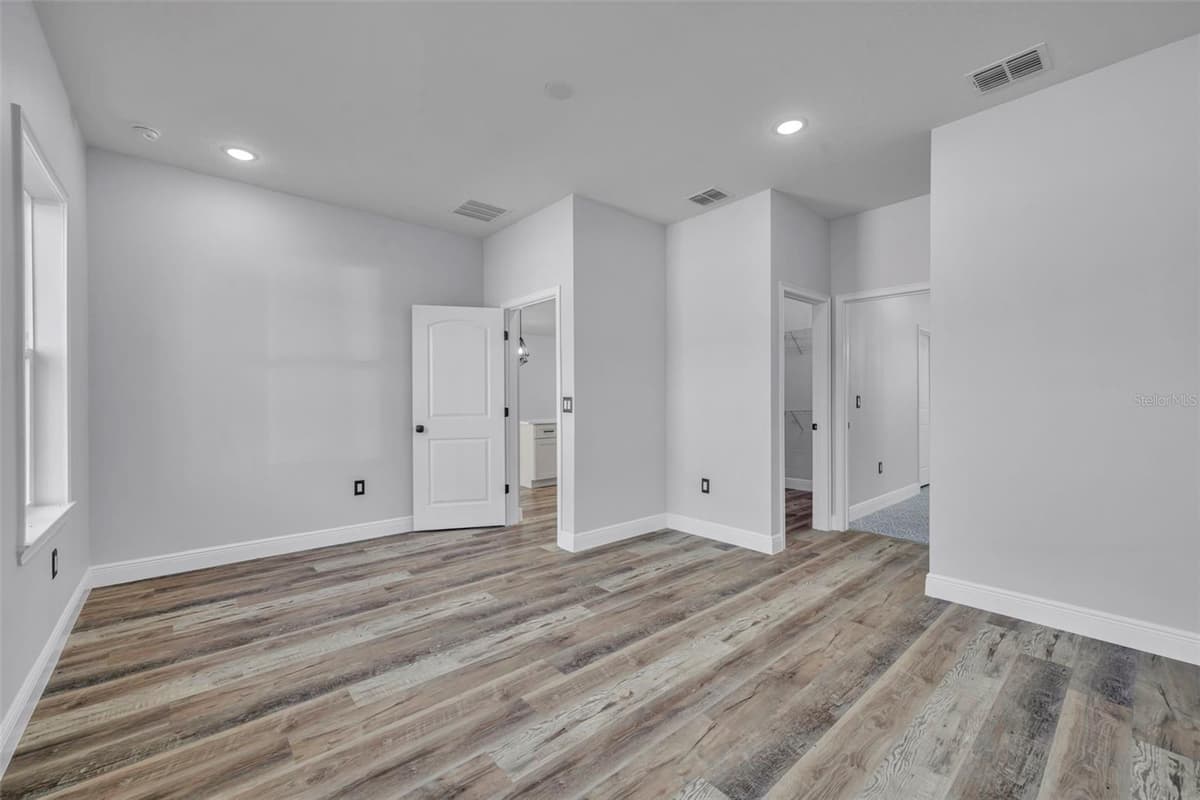 49 ORCHID COURT — photo 26 of 40