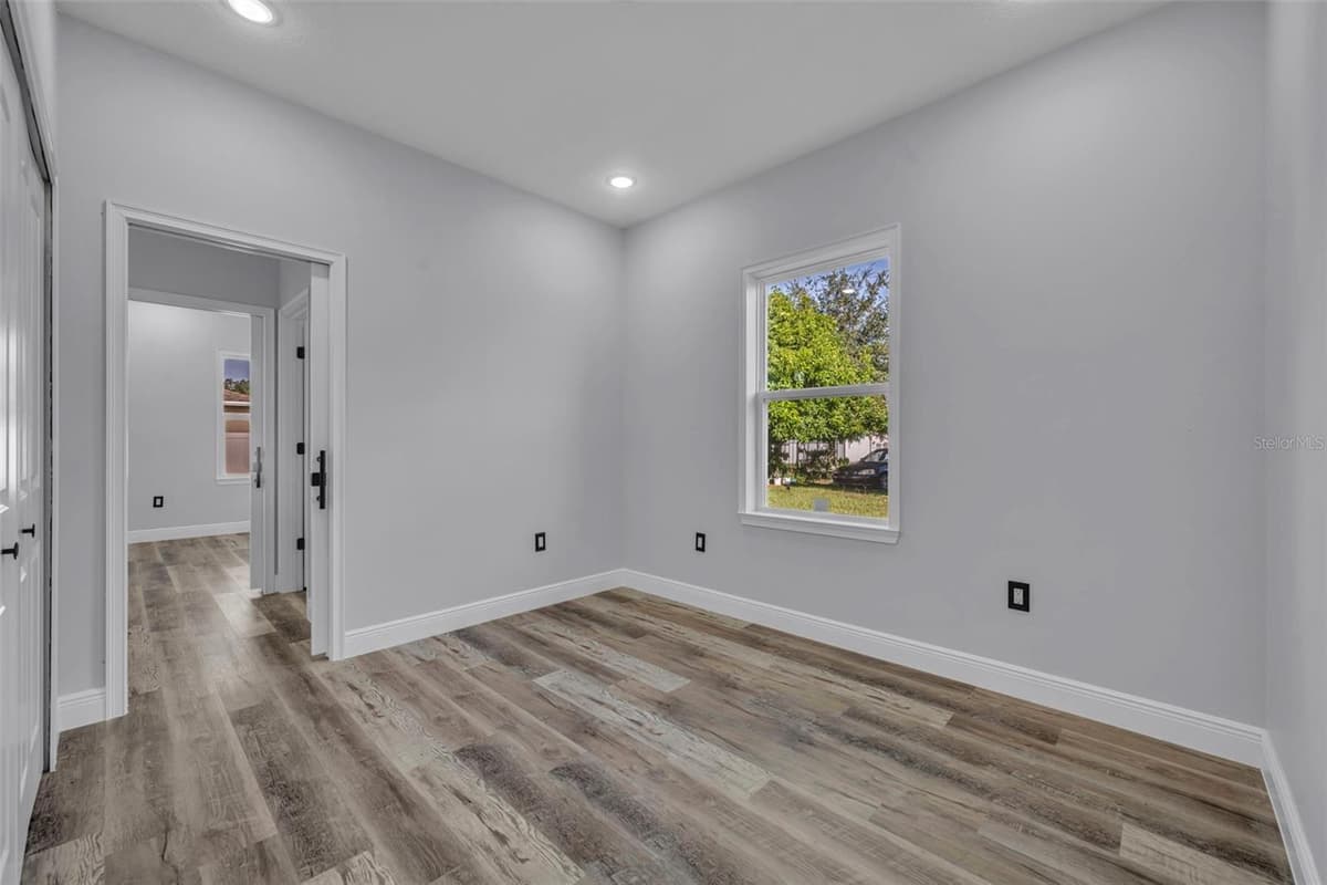 49 ORCHID COURT — photo 35 of 40