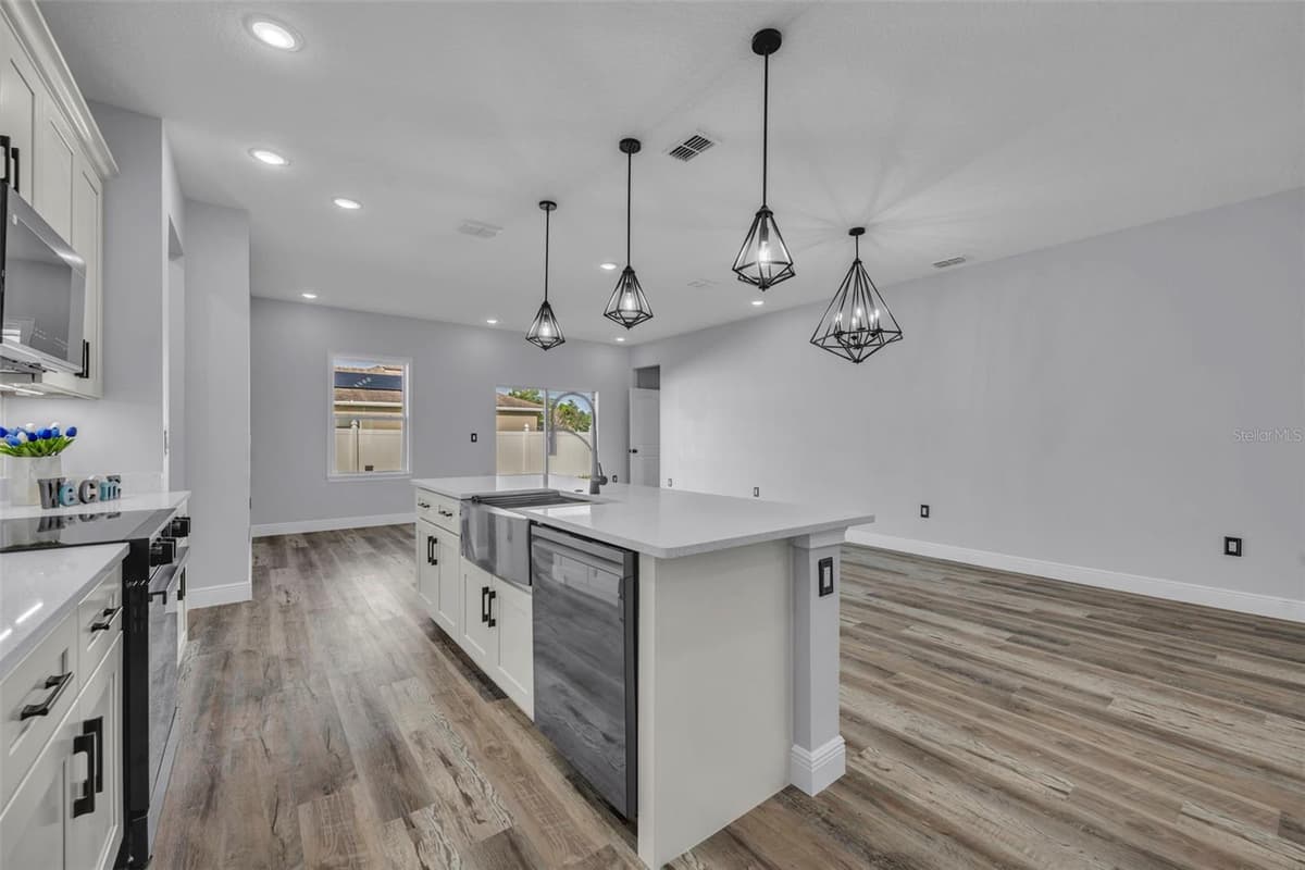 49 ORCHID COURT — photo 15 of 40