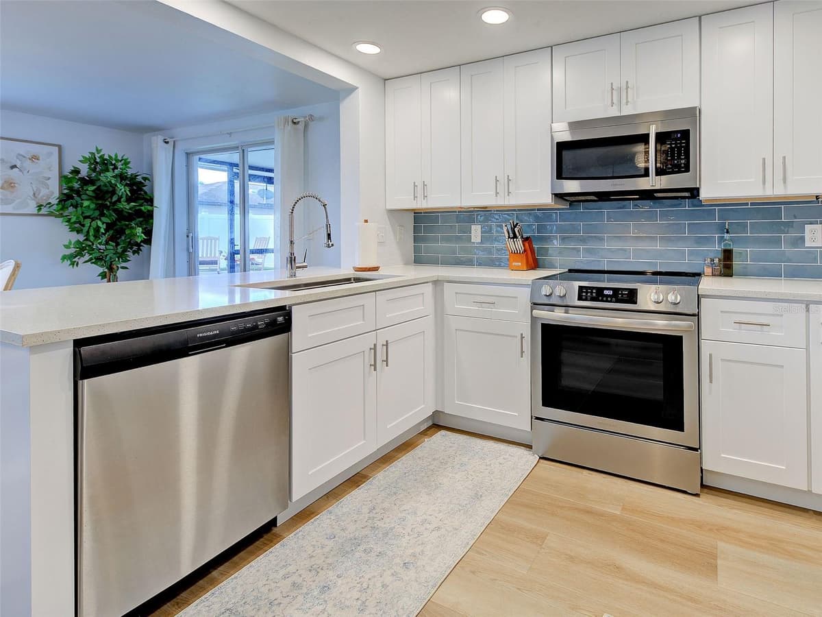 1439 STRADA D ORO — photo 21 of 49