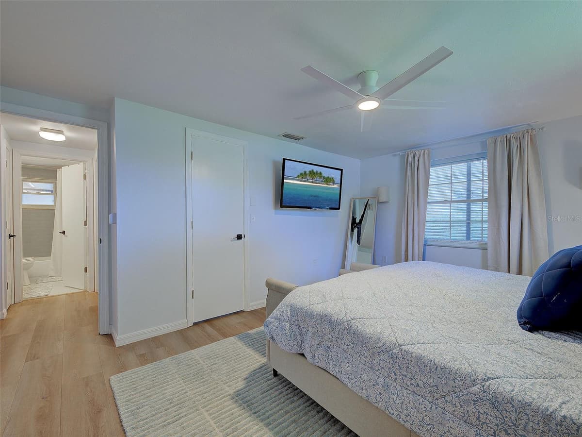 1439 STRADA D ORO — photo 44 of 49