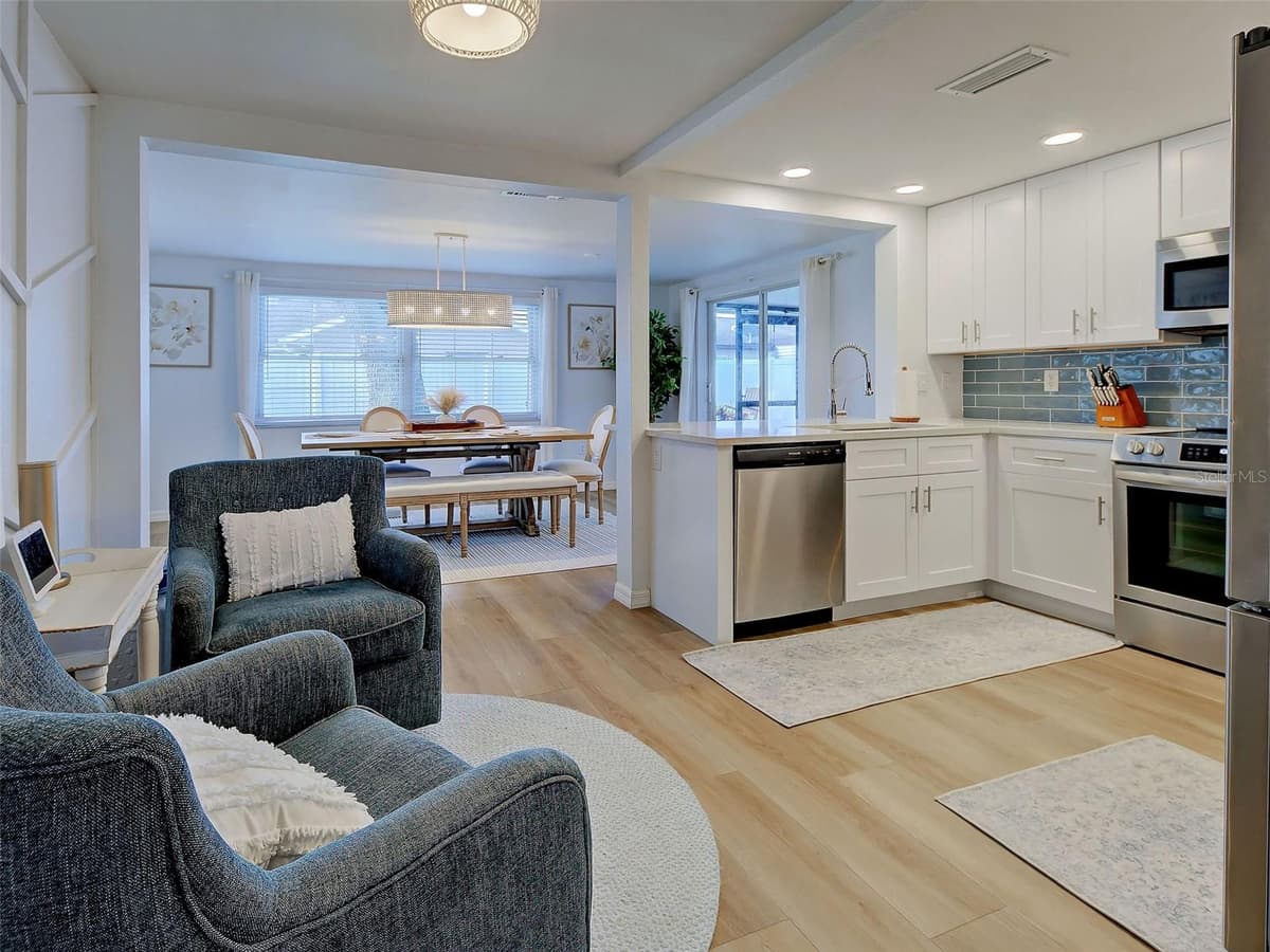 1439 STRADA D ORO — photo 20 of 49