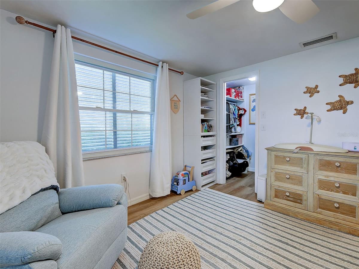 1439 STRADA D ORO — photo 40 of 49