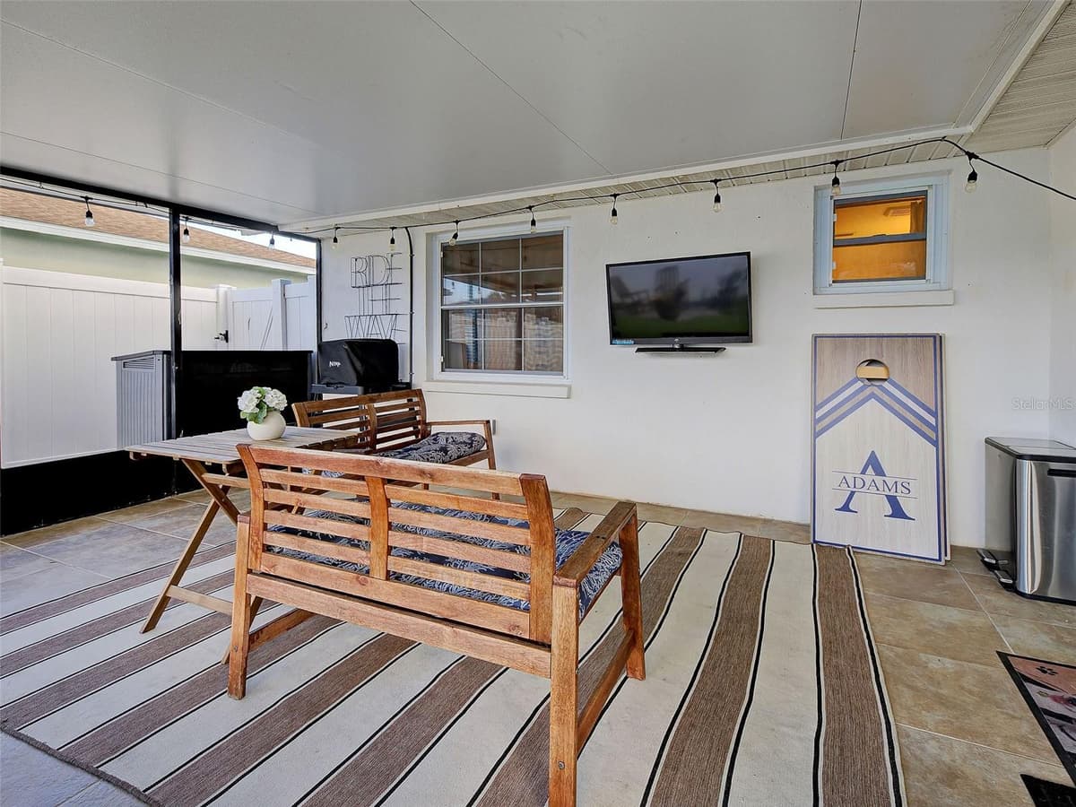 1439 STRADA D ORO — photo 13 of 49