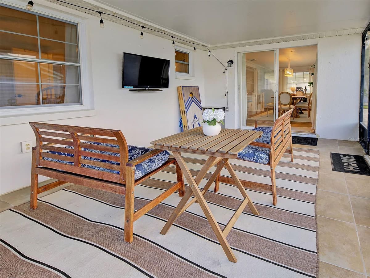 1439 STRADA D ORO — photo 14 of 49