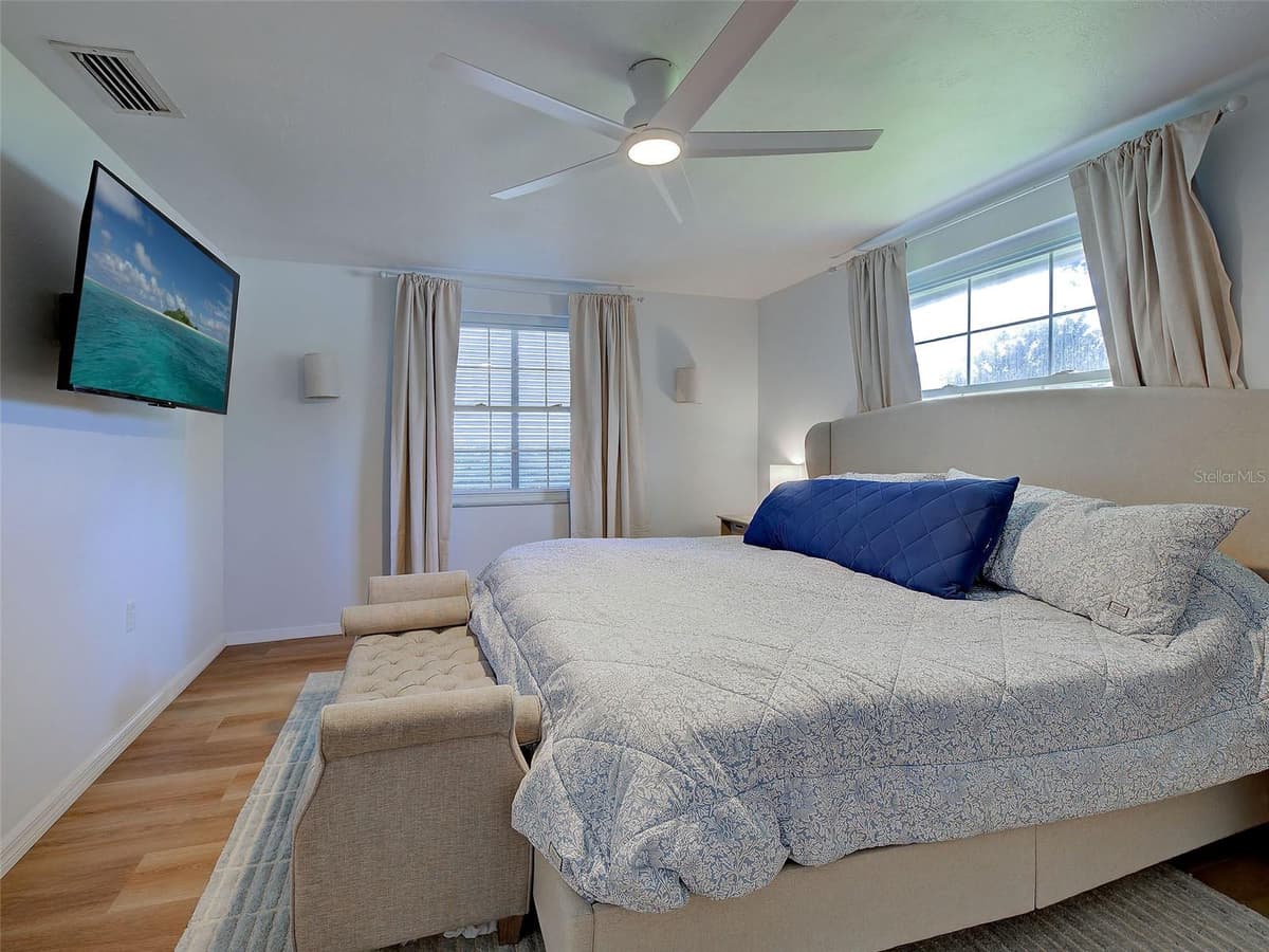 1439 STRADA D ORO — photo 45 of 49