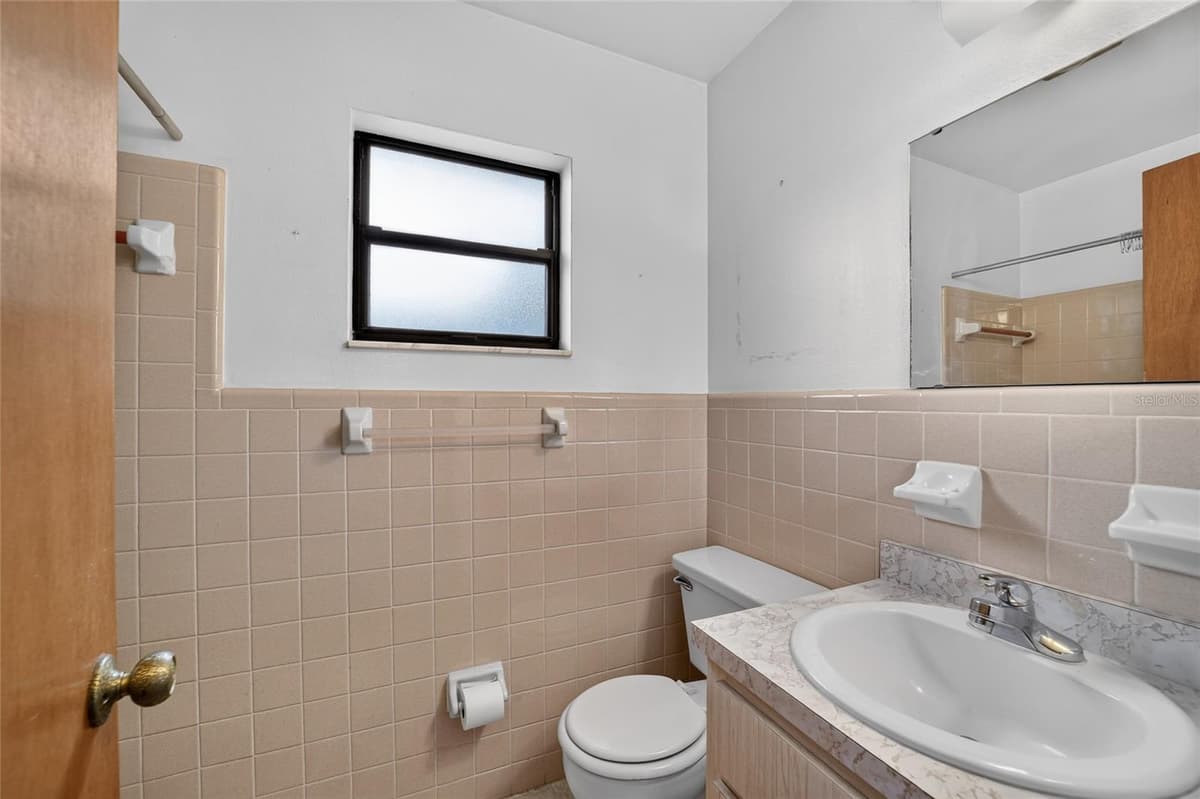610 FOURTH AVENUE — photo 9 of 15