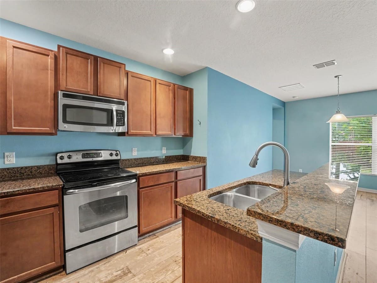 1407 MARSH MEADOW LN — photo 11 of 26