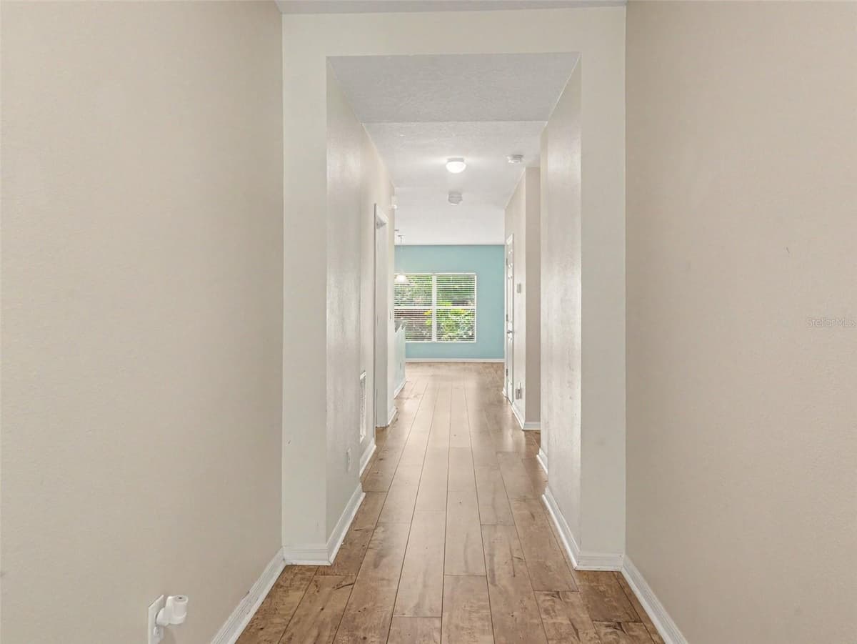 1407 MARSH MEADOW LN — photo 5 of 26