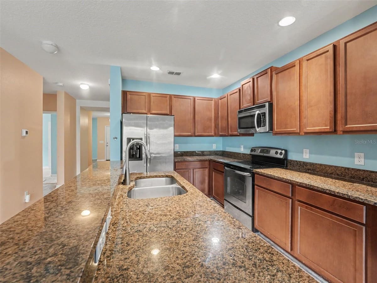 1407 MARSH MEADOW LN — photo 10 of 26