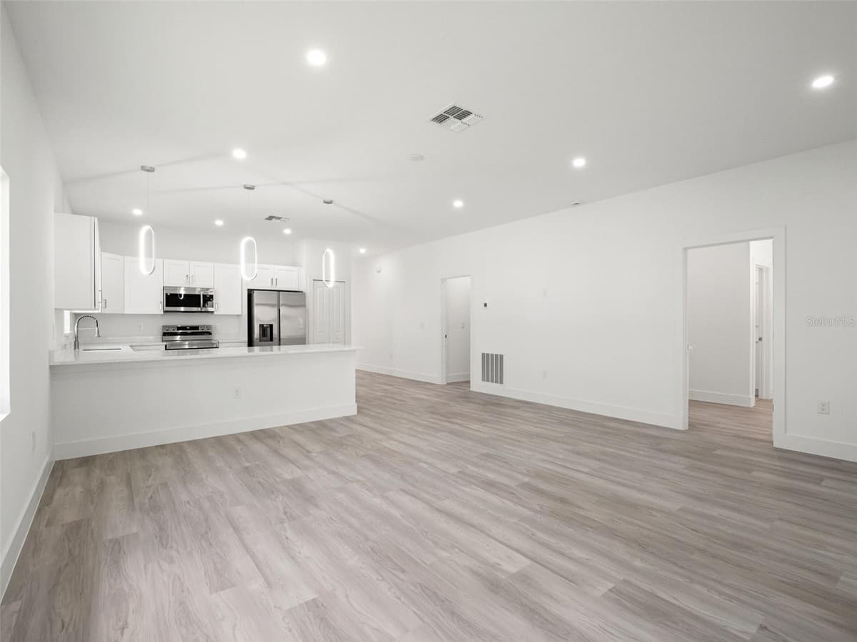 501 OCEAN AVENUE — photo 13 of 34