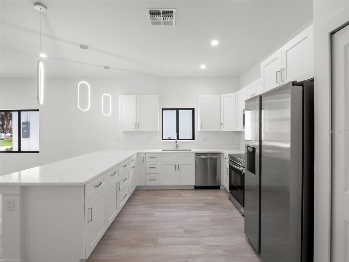 501 OCEAN AVENUE — photo 10 of 34
