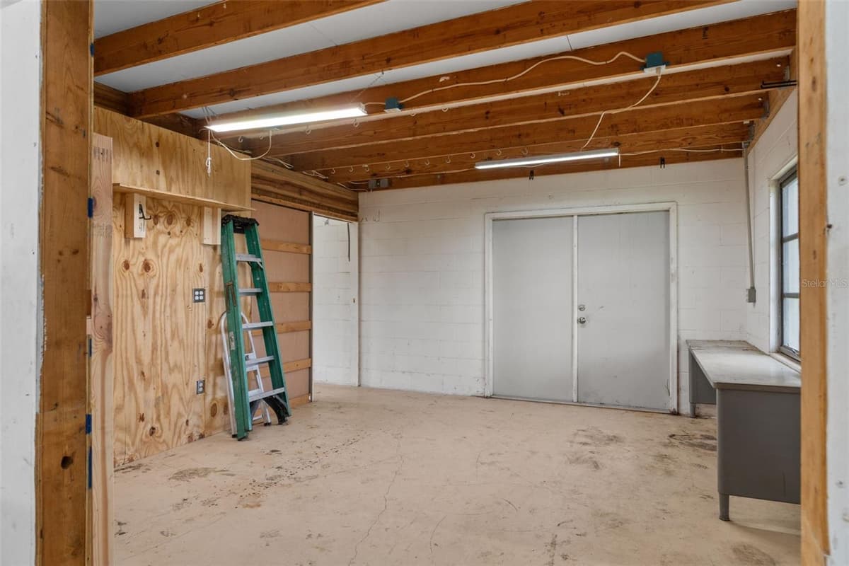 11891 84TH AVENUE — photo 37 of 43