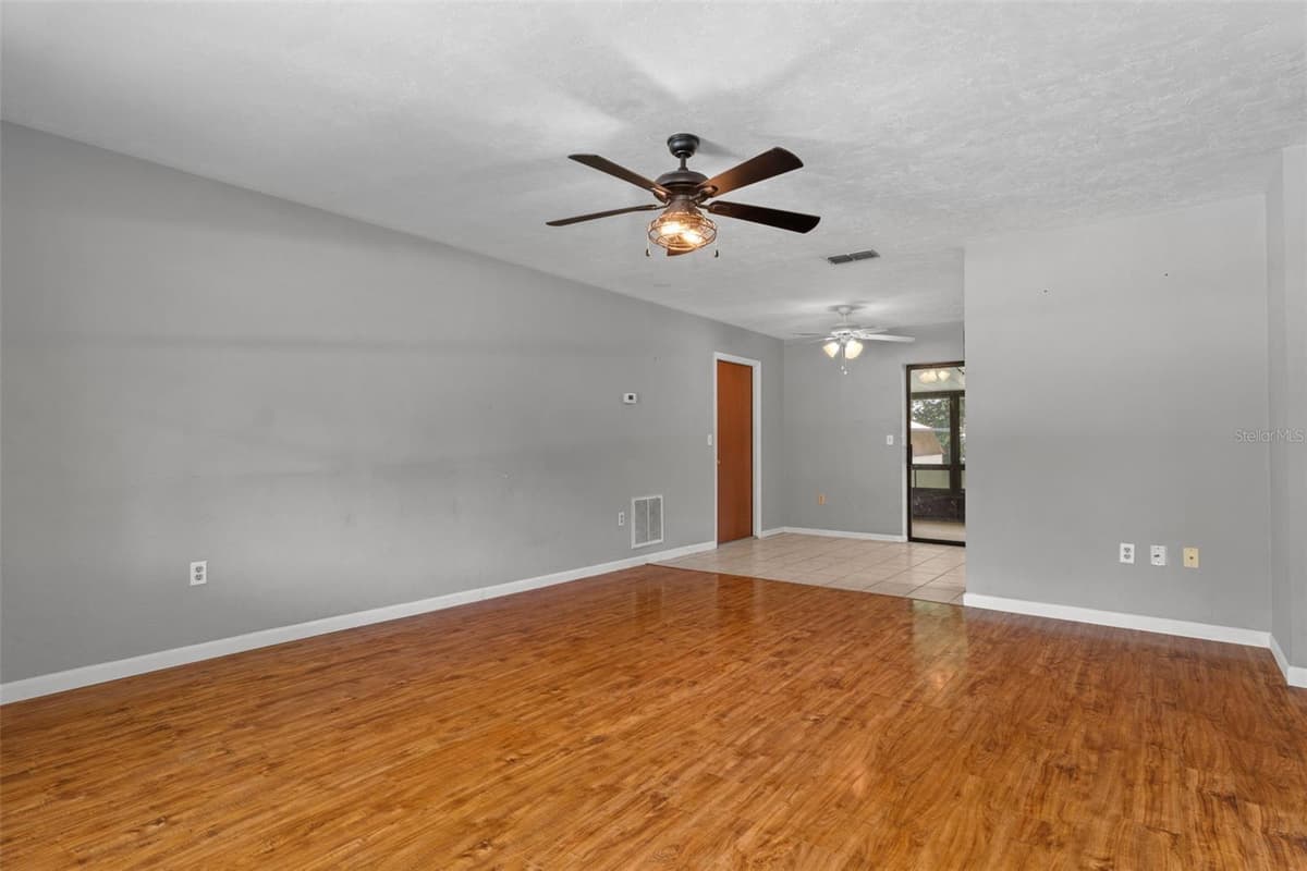 11891 84TH AVENUE — photo 8 of 43