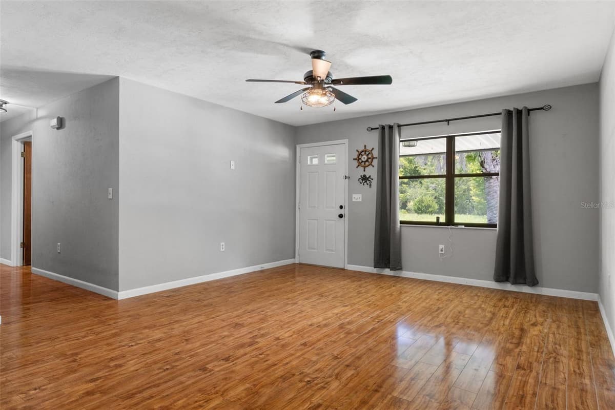11891 84TH AVENUE — photo 7 of 43