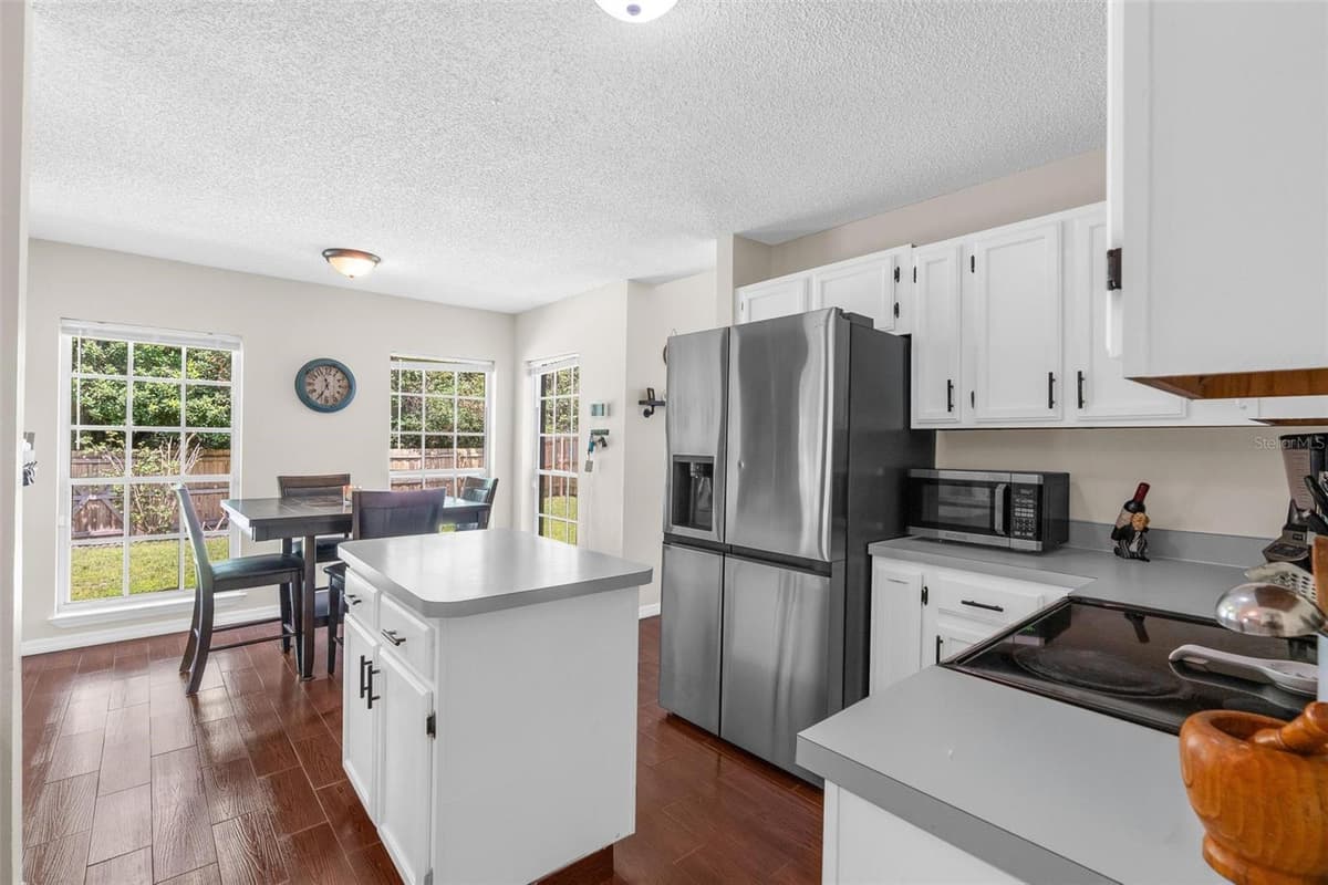 10561 SATINWOOD CIRCLE — photo 10 of 36