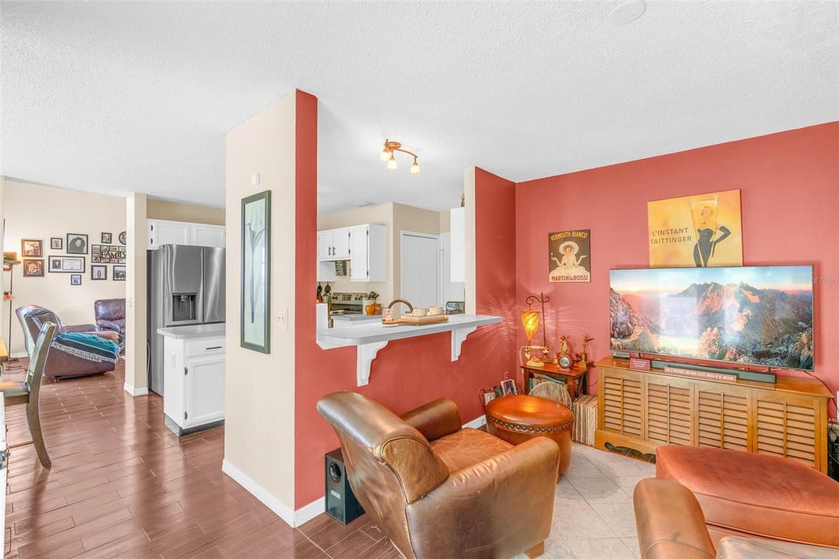 10561 SATINWOOD CIRCLE — photo 15 of 36