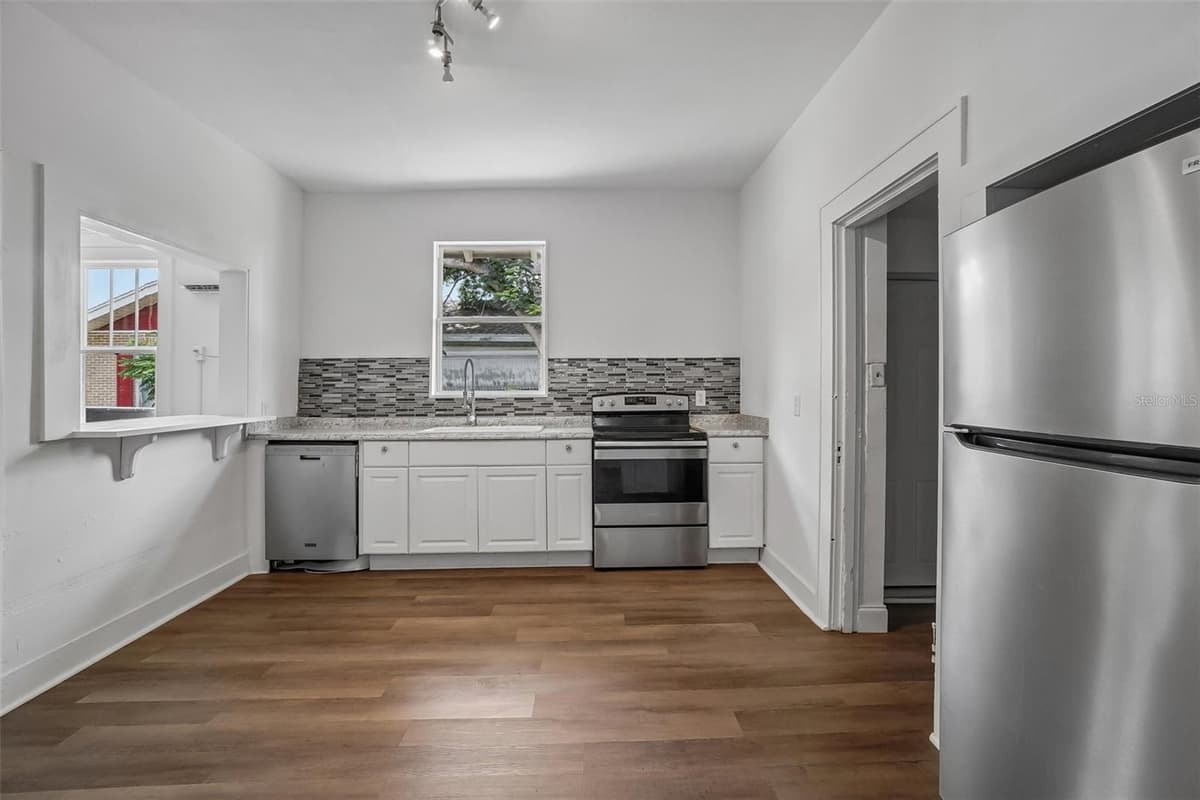 1533 ELM ROAD — photo 15 of 55