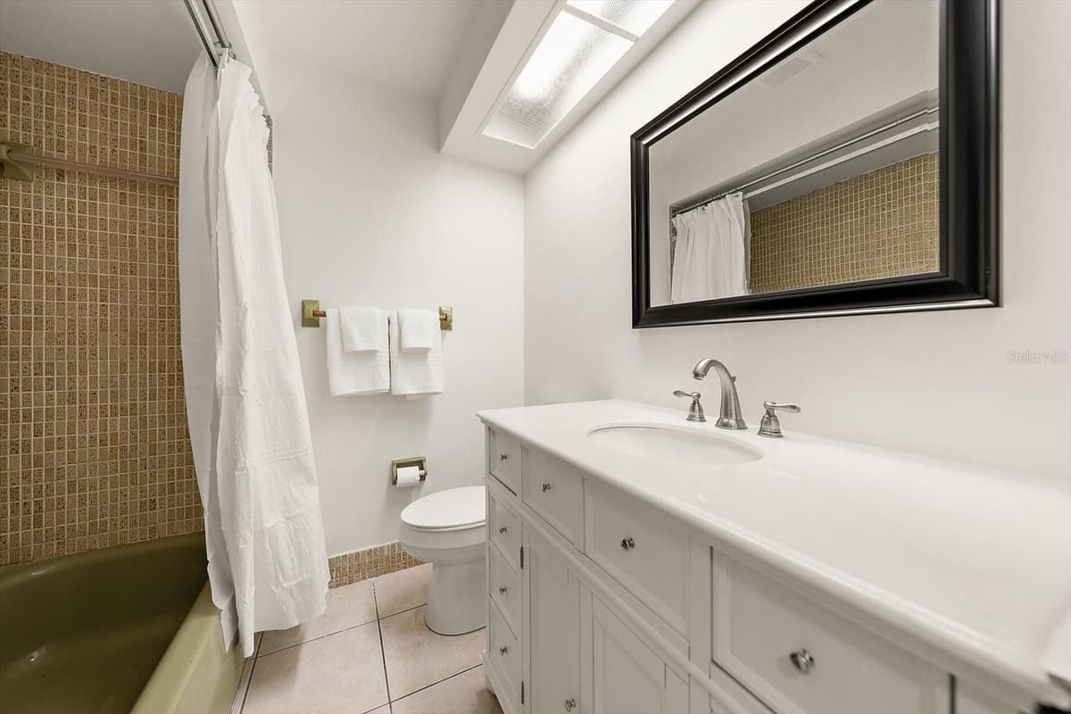 3223 DRYER AVENUE — photo 35 of 46