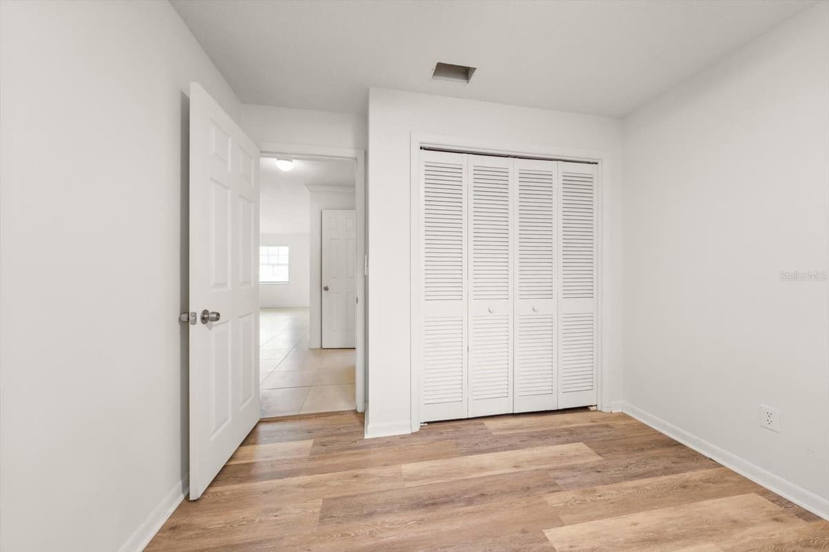 3223 DRYER AVENUE — photo 17 of 46