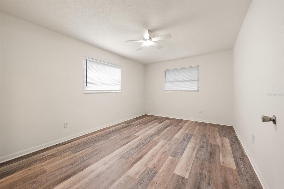 3223 DRYER AVENUE — photo 39 of 46