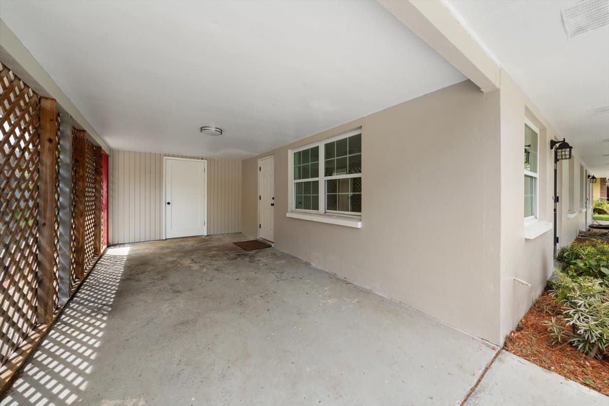 3223 DRYER AVENUE — photo 28 of 46