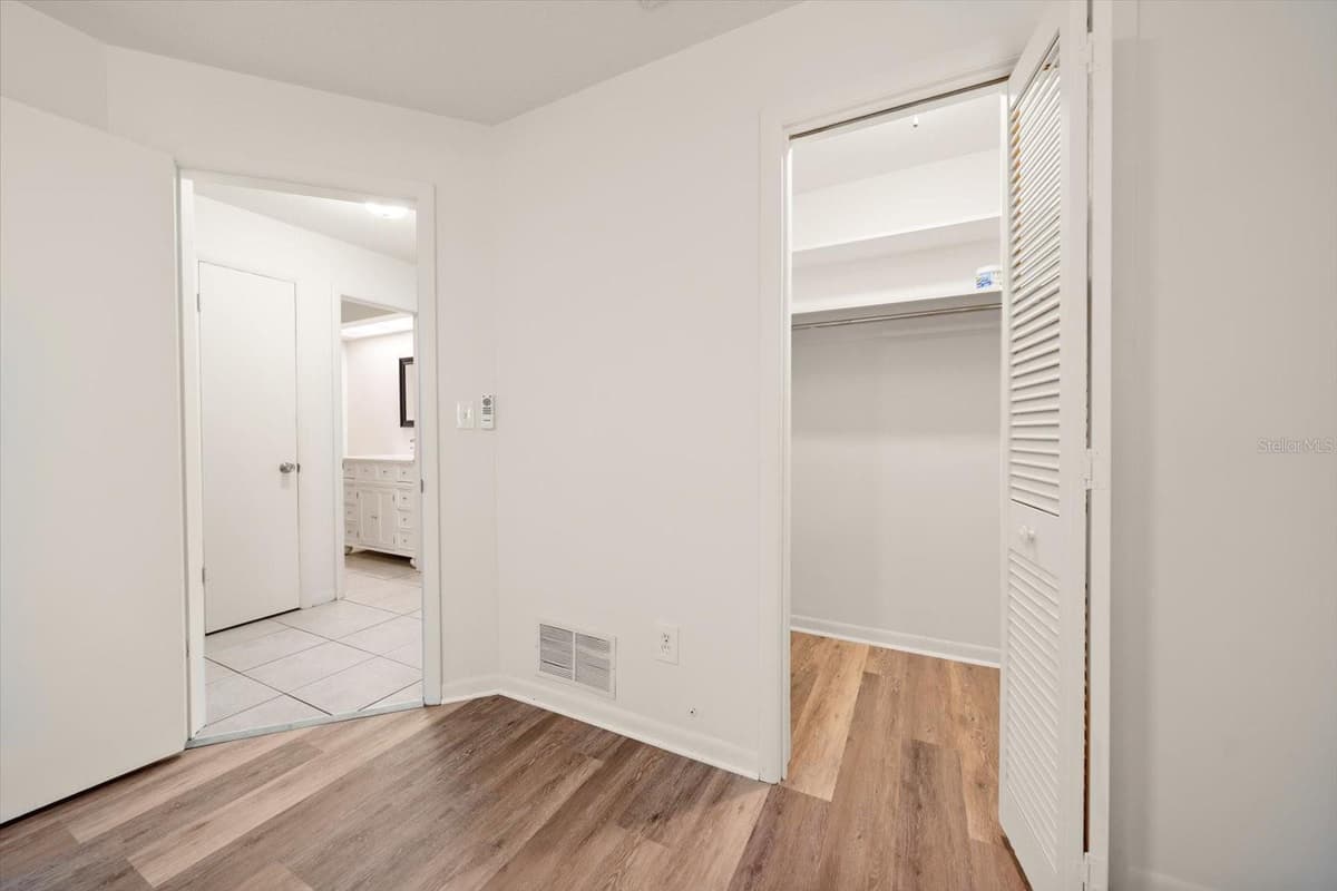 3223 DRYER AVENUE — photo 40 of 46