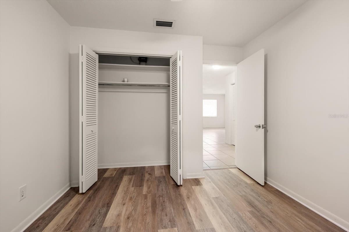 3223 DRYER AVENUE — photo 43 of 46