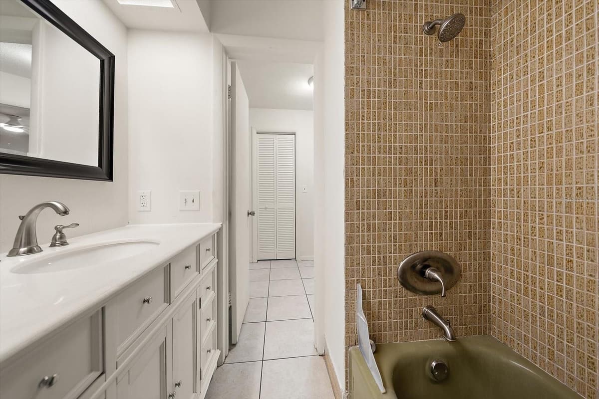 3223 DRYER AVENUE — photo 34 of 46