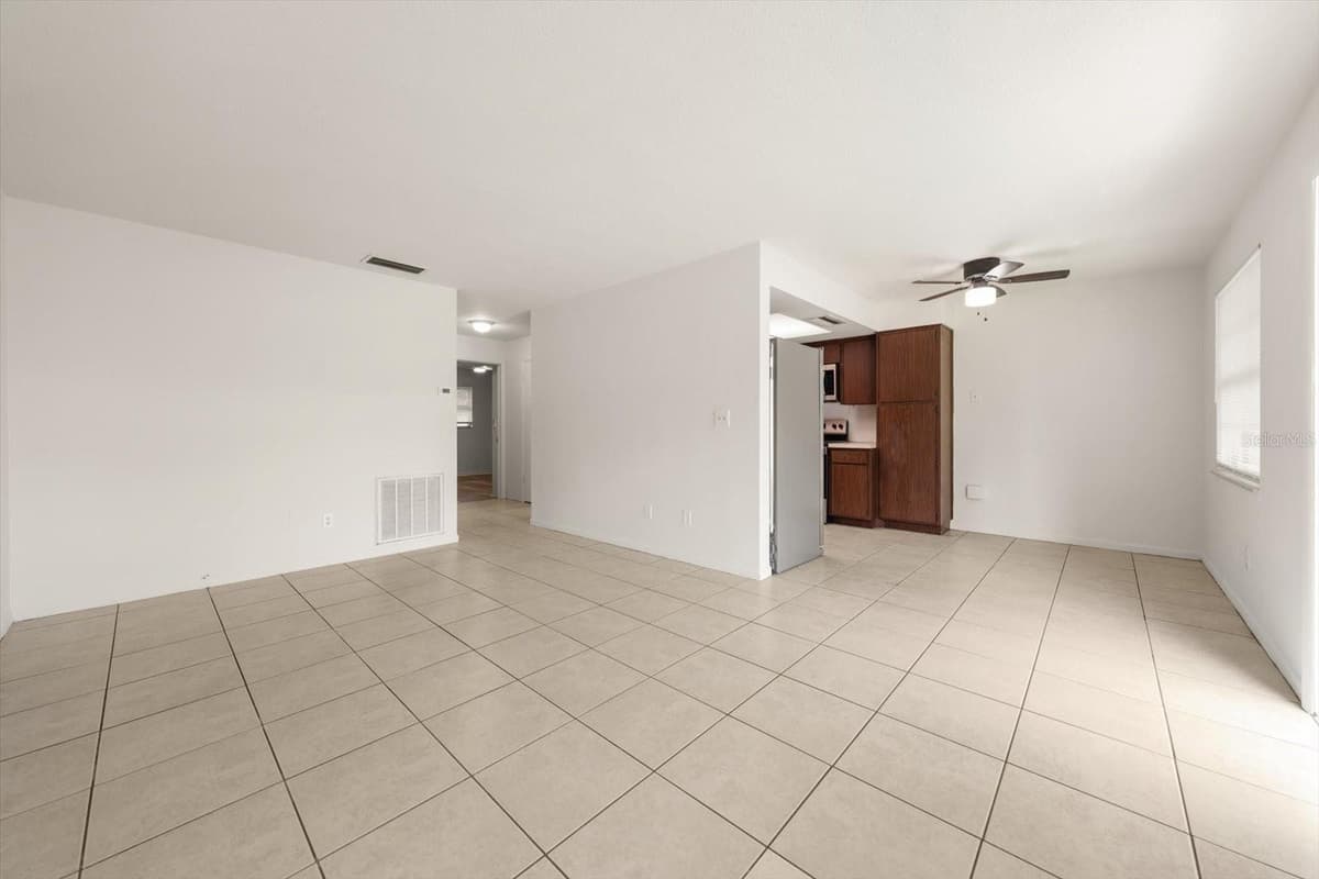 3223 DRYER AVENUE — photo 41 of 46