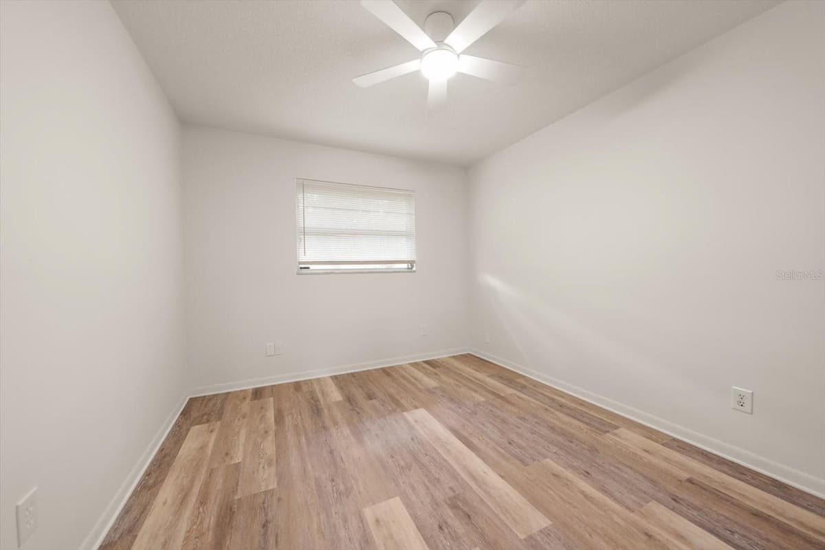 3223 DRYER AVENUE — photo 42 of 46