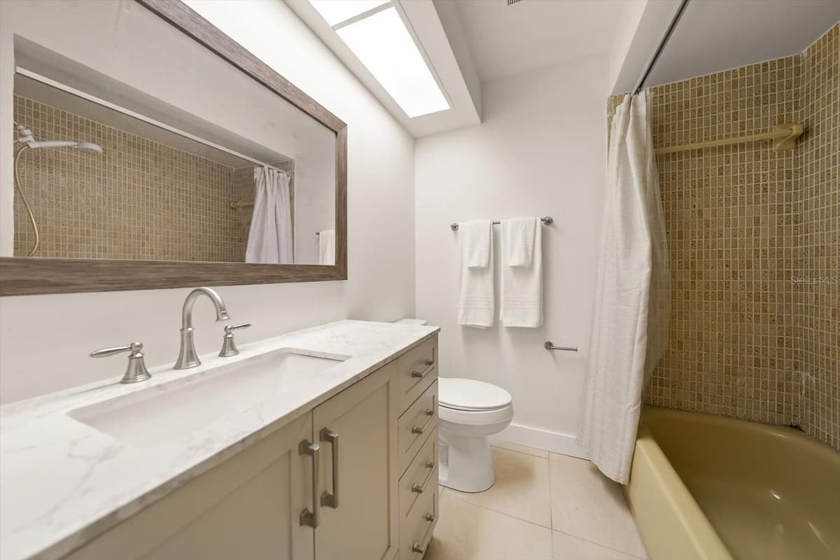 3223 DRYER AVENUE — photo 6 of 46