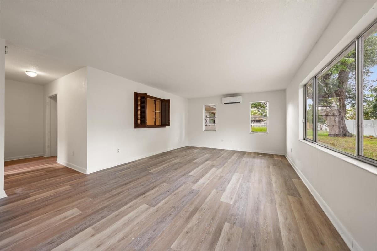 3223 DRYER AVENUE — photo 20 of 46