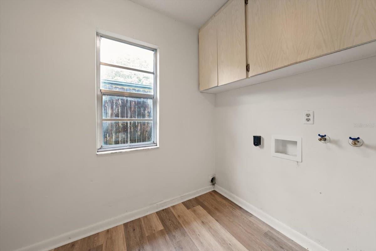 3223 DRYER AVENUE — photo 21 of 46