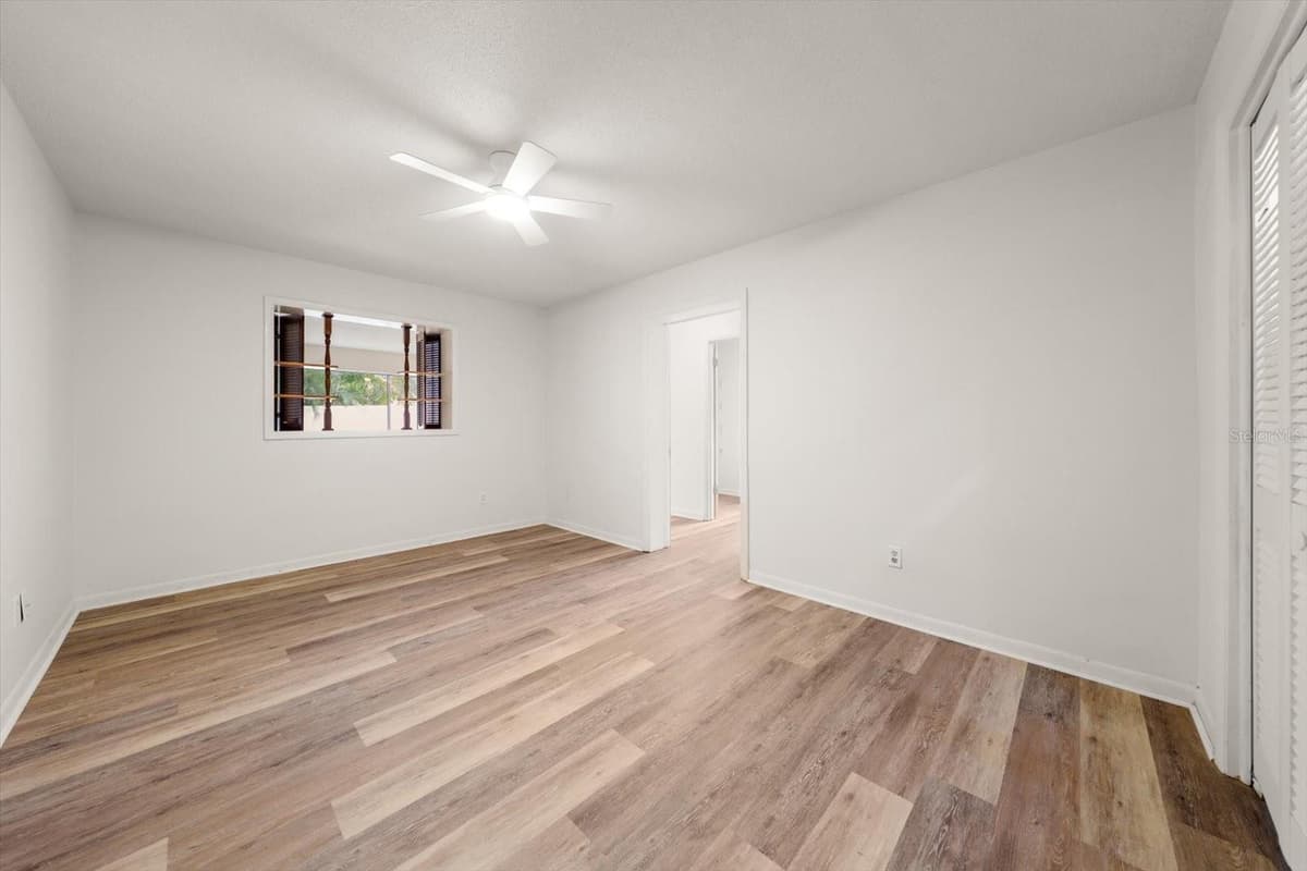 3223 DRYER AVENUE — photo 18 of 46