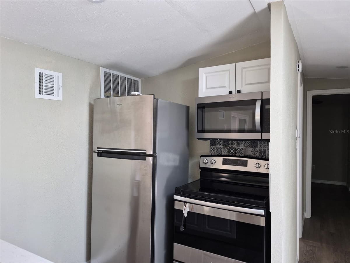 3000 CLARCONA ROAD — photo 4 of 17