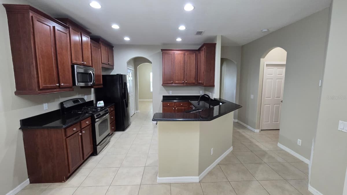 314 WINTERSIDE DRIVE — photo 3 of 13