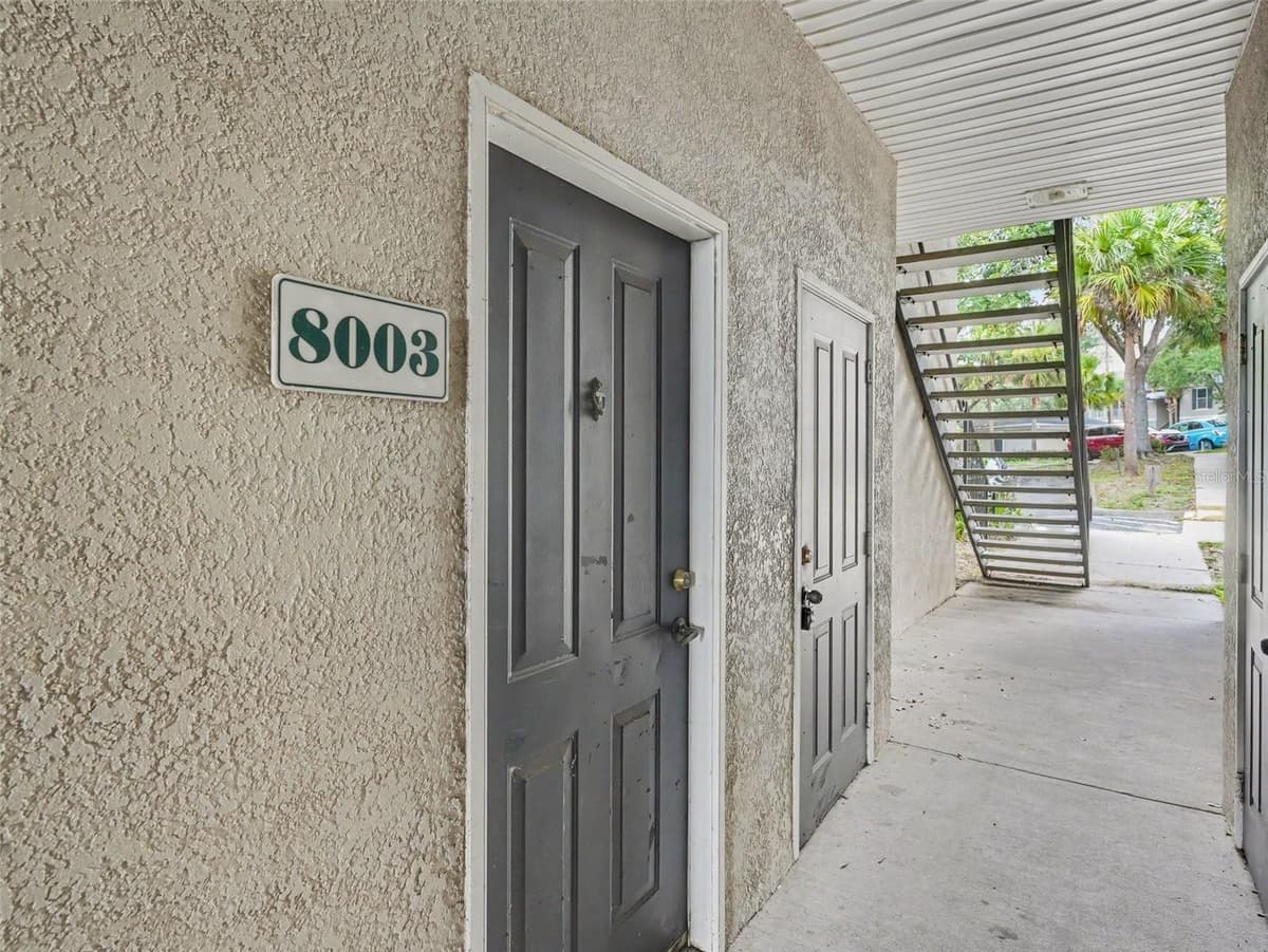 8003 HEMINGWAY CIRCLE — photo 3 of 33