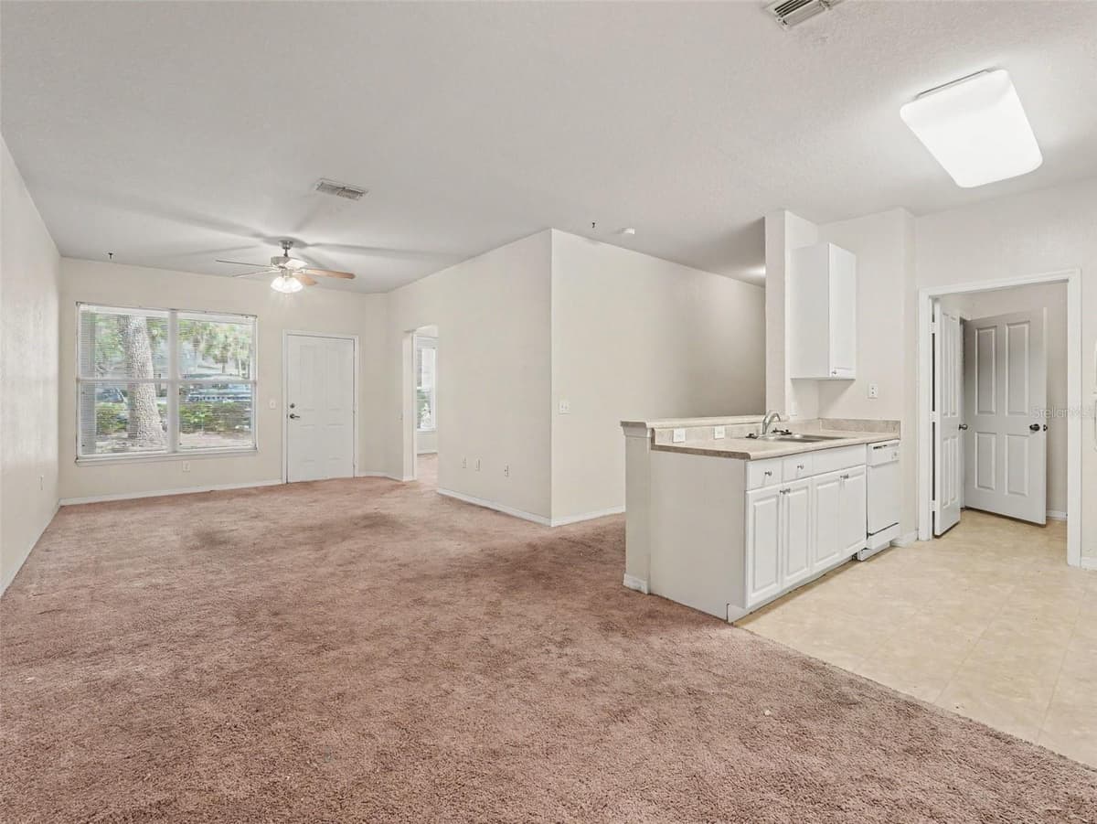 8003 HEMINGWAY CIRCLE — photo 7 of 33